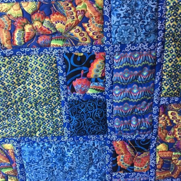 Hand Crafted Gorgeous Blue Butterflies Quilt - Picture 4 of 15